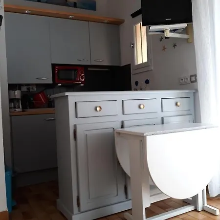 Charmant 2 Chambres Pour 6 Personnes Avec Piscine, Proche Plage Et Commerces - Cap D'agde - Ref: Eur 137h